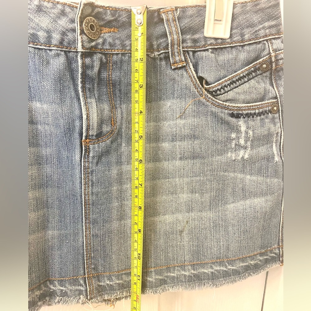 Chip & Pepper Denim Distressed Mini Skirt - Picture 7 of 7